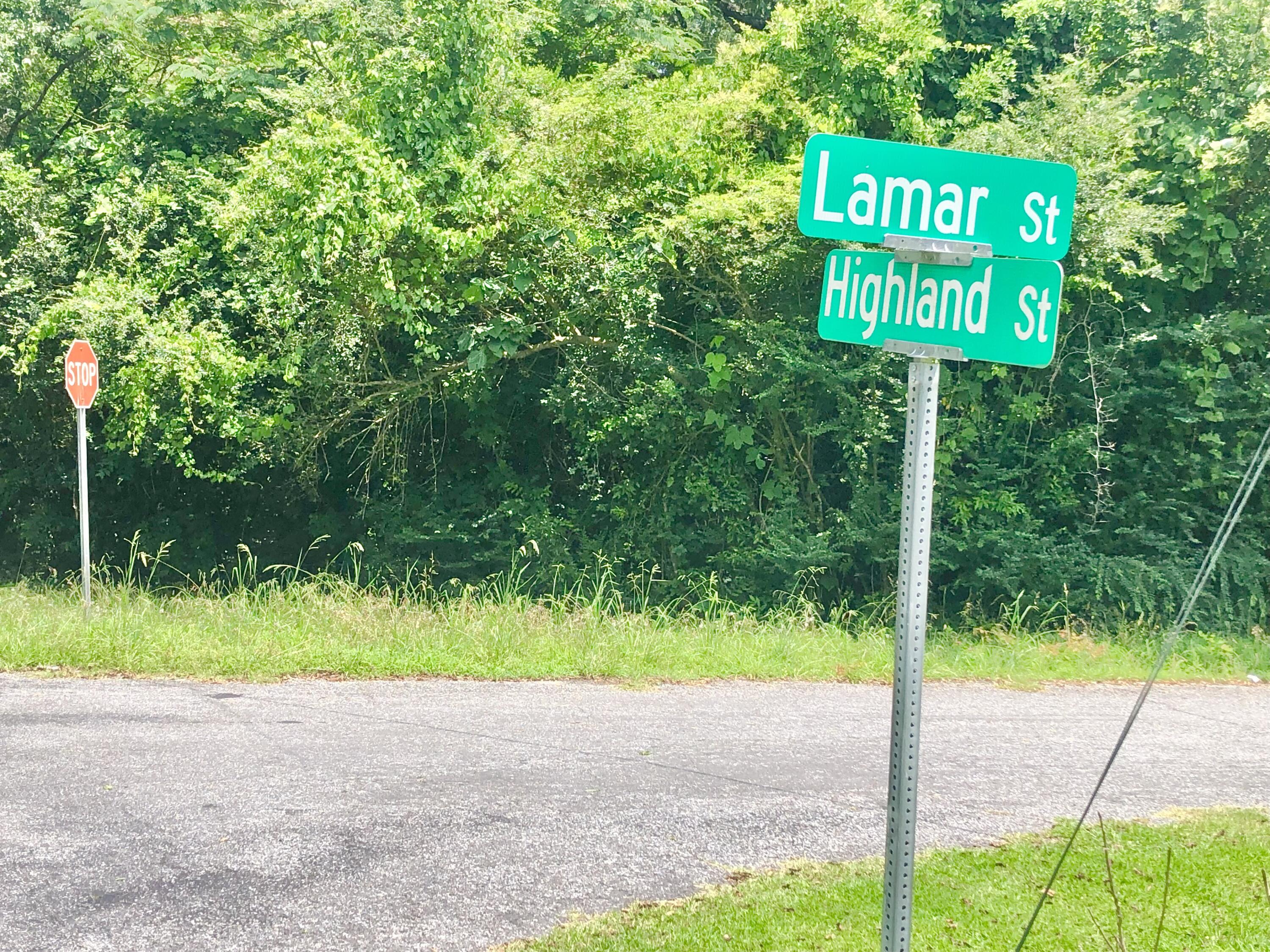 Photo 1 of 7 — 880 LAMAR St, Alexander City, AL 35010