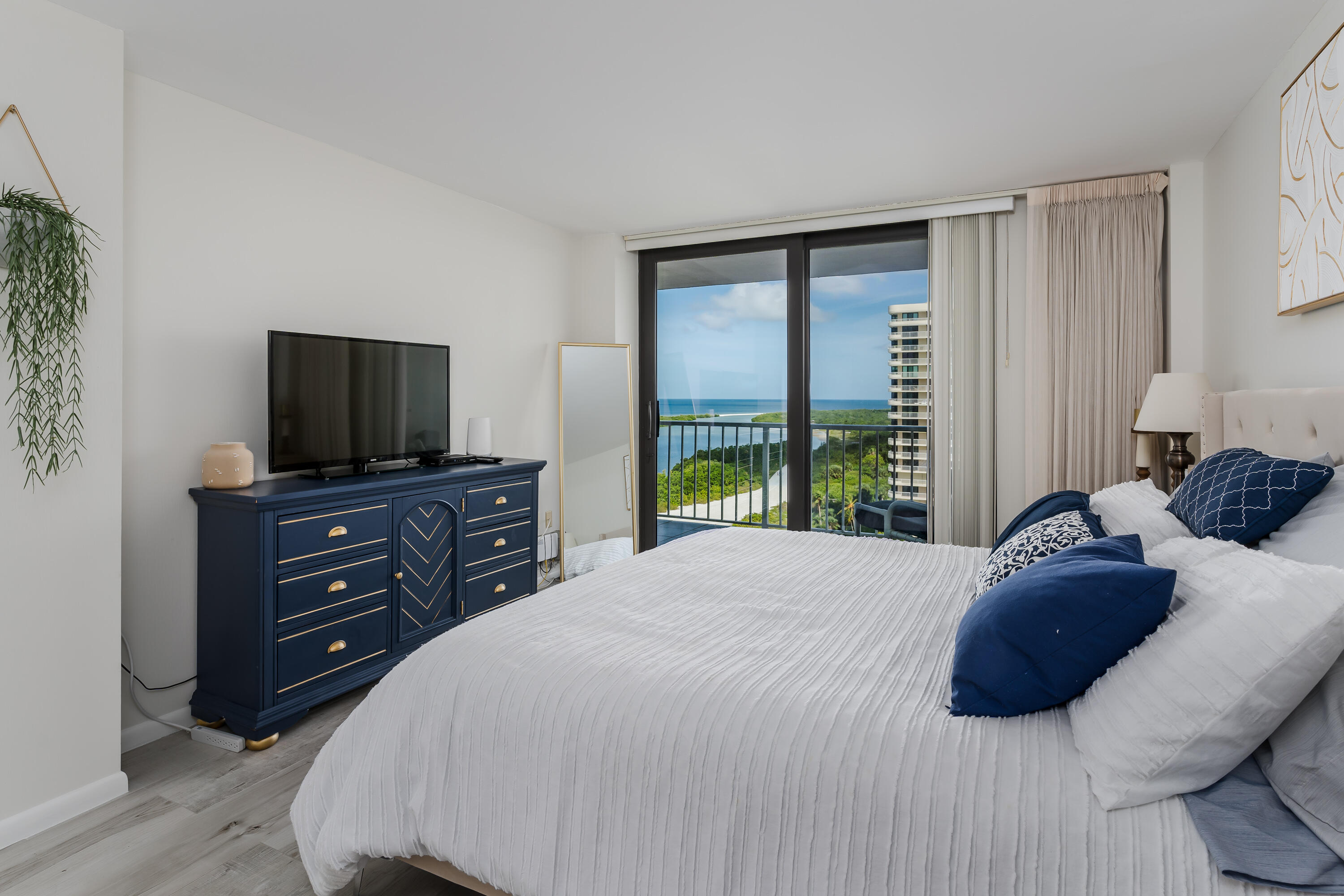 Marco Island, Florida 34145, United States, 2 Bedrooms Bedrooms, ,2 BathroomsBathrooms,Residential,Active,42360