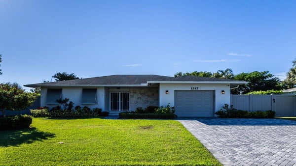 1217 N COLLIER BLVD, MARCO ISLAND, FL 34145 - Image 3f0e6425d8fb3bc073c164121fc0d5aa/2820245345