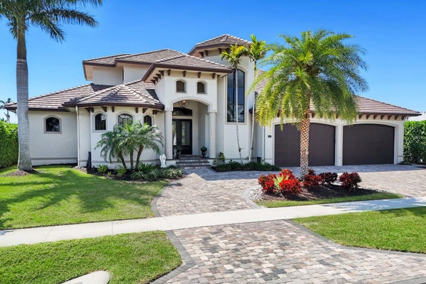 450 PEPPERWOOD CT, MARCO ISLAND, FL 34145 - Image 49d902fcfcafc96d295b4f2228ff821e/887726941