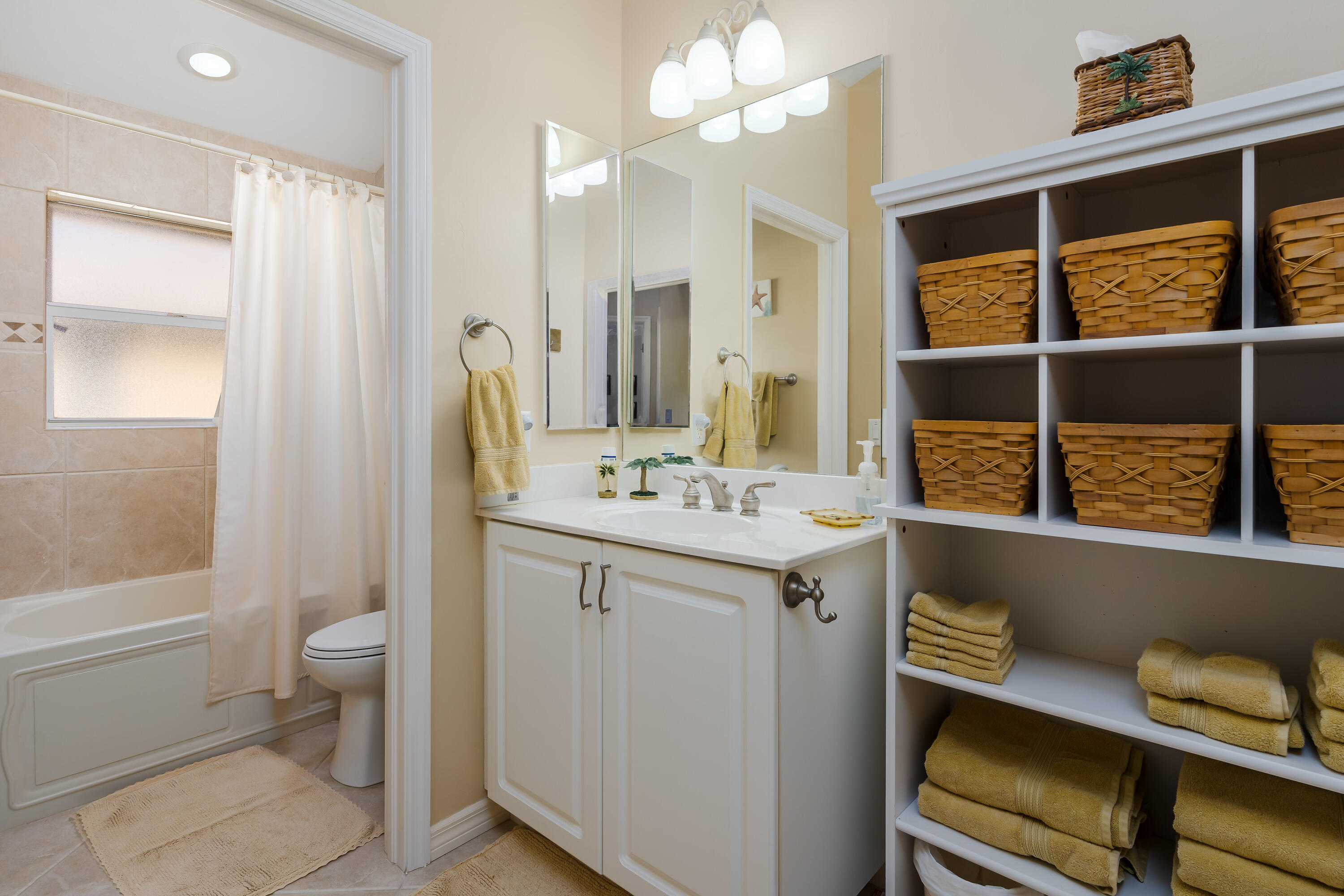 Marco Island, Florida, 34145, United States, 3 Bedrooms Bedrooms, ,3 BathroomsBathrooms,Residential,Active,1953927