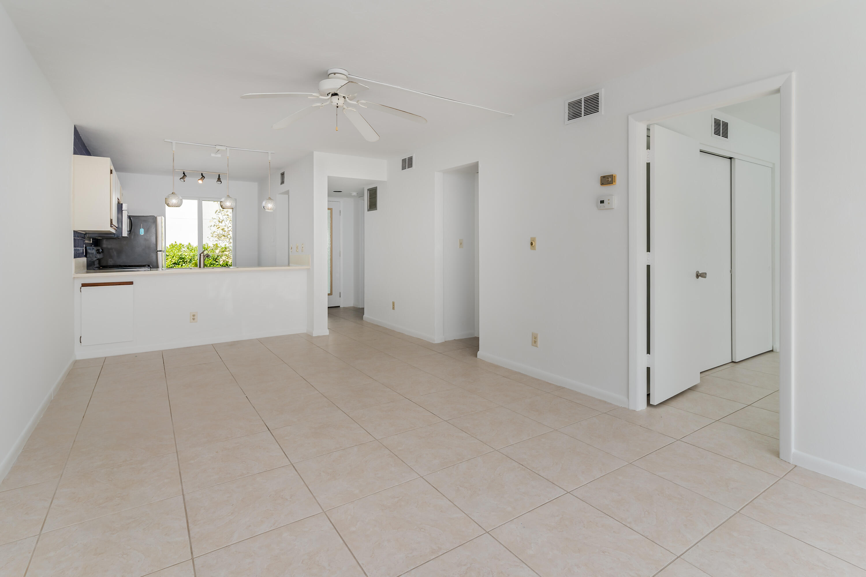 Marco Island, Florida 34145, United States, 2 Bedrooms Bedrooms, ,2 BathroomsBathrooms,Residential,Active,4631