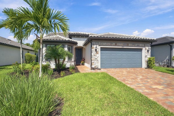 6825 GREENBRIAR CT, NAPLES, FL 34114 - Image 648920cf4e836d4aa16f8b0de015849a/3364849737