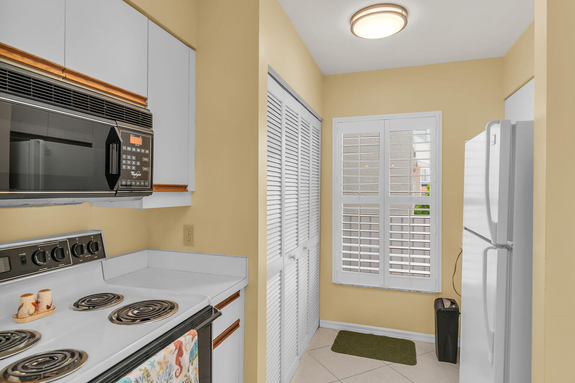 Marco Island, Florida 34145, United States, 2 Bedrooms Bedrooms, ,2 BathroomsBathrooms,Residential,Active,137575