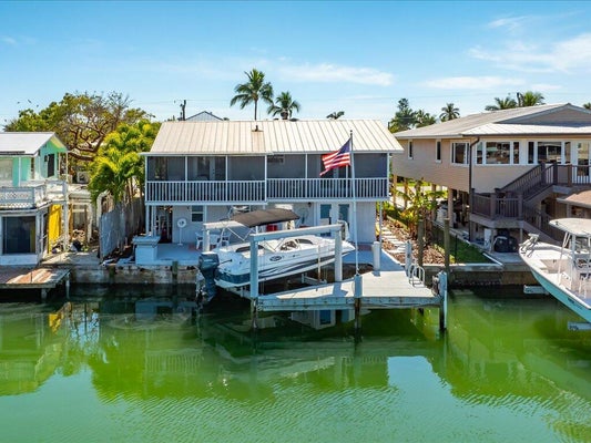 565 COCONUT AVE, GOODLAND, FL 34140 - Image a8aefc0a2bca6ba74d4a8555be7acf6a/2561003570