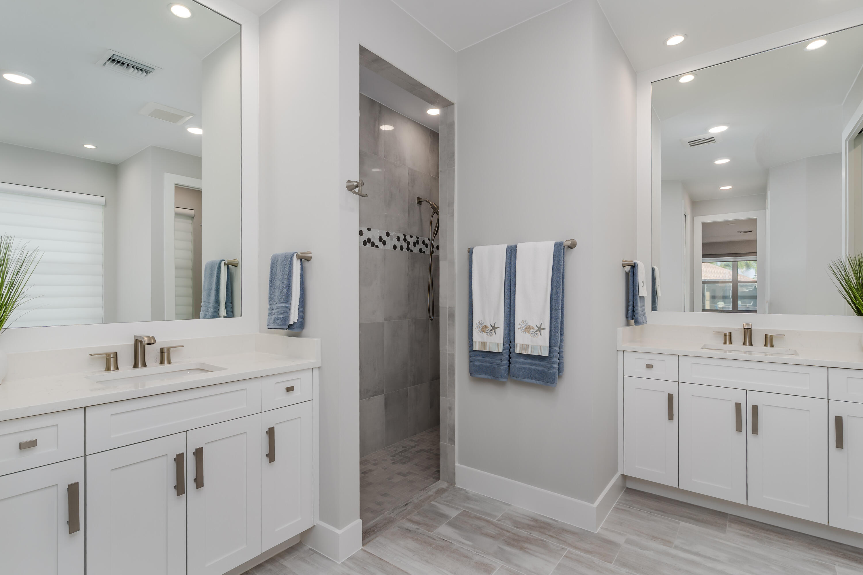 Marco Island, Florida 34145, United States, 4 Bedrooms Bedrooms, ,4 BathroomsBathrooms,Residential,Active,256750