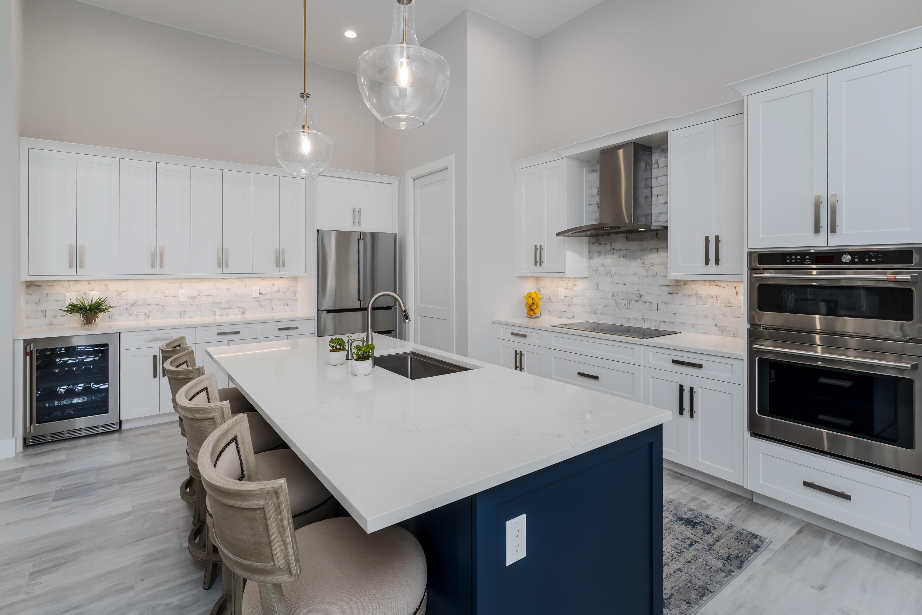 Marco Island, Florida 34145, United States, 4 Bedrooms Bedrooms, ,4 BathroomsBathrooms,Residential,Active,256750