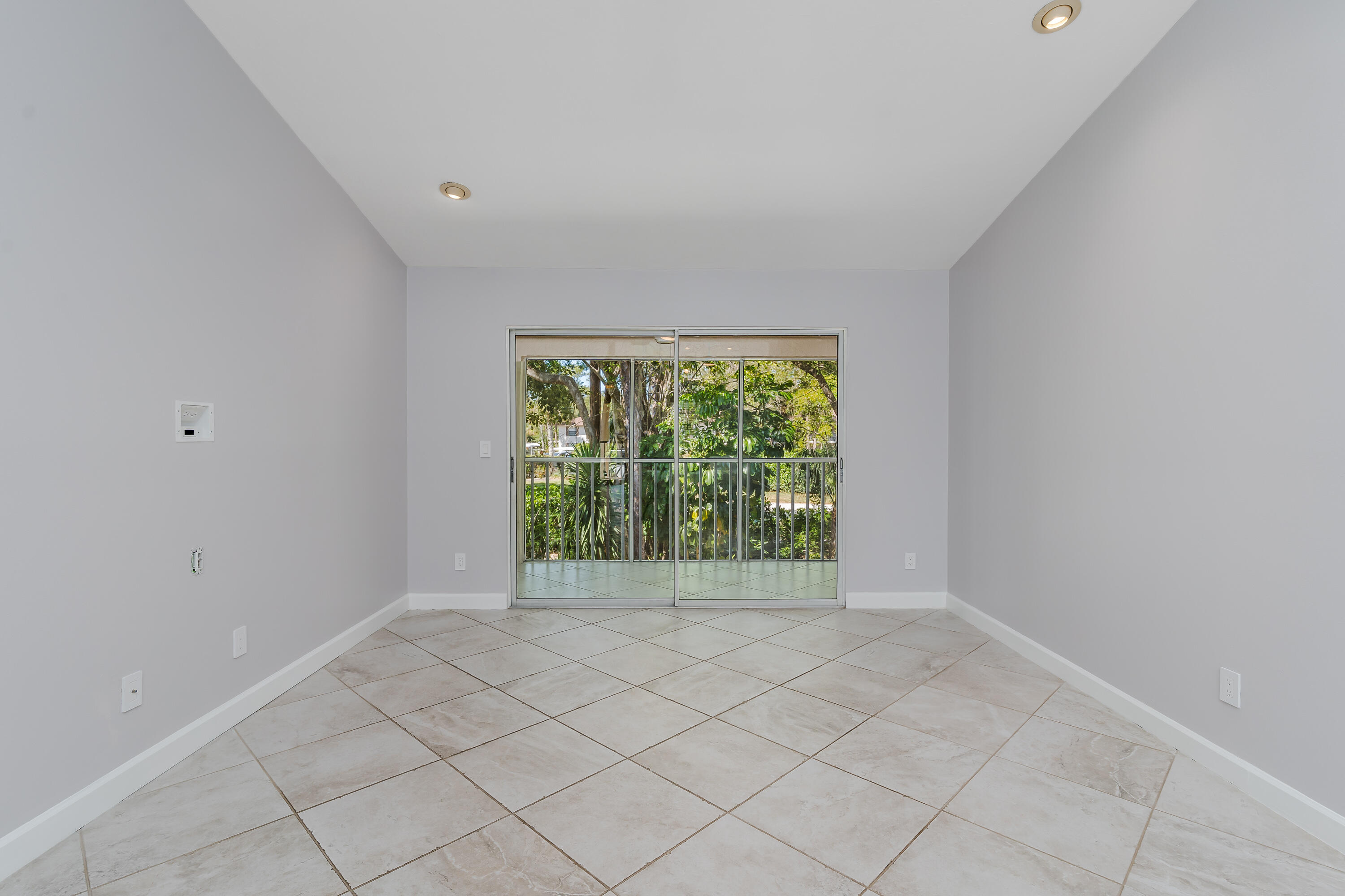 Naples, Florida 34112, United States, 2 Bedrooms Bedrooms, ,2 BathroomsBathrooms,Residential,Active,97678