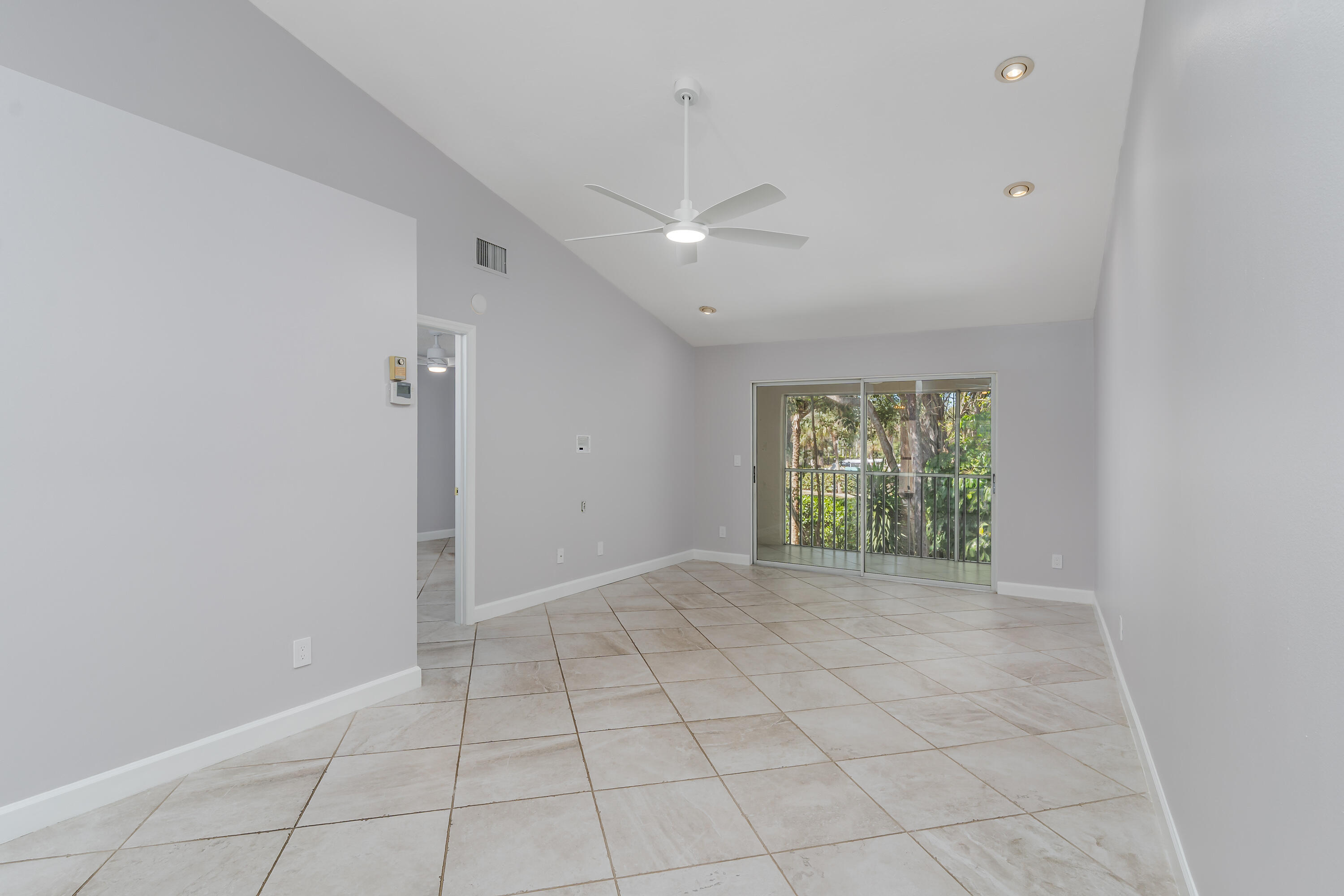 Naples, Florida 34112, United States, 2 Bedrooms Bedrooms, ,2 BathroomsBathrooms,Residential,Active,97678