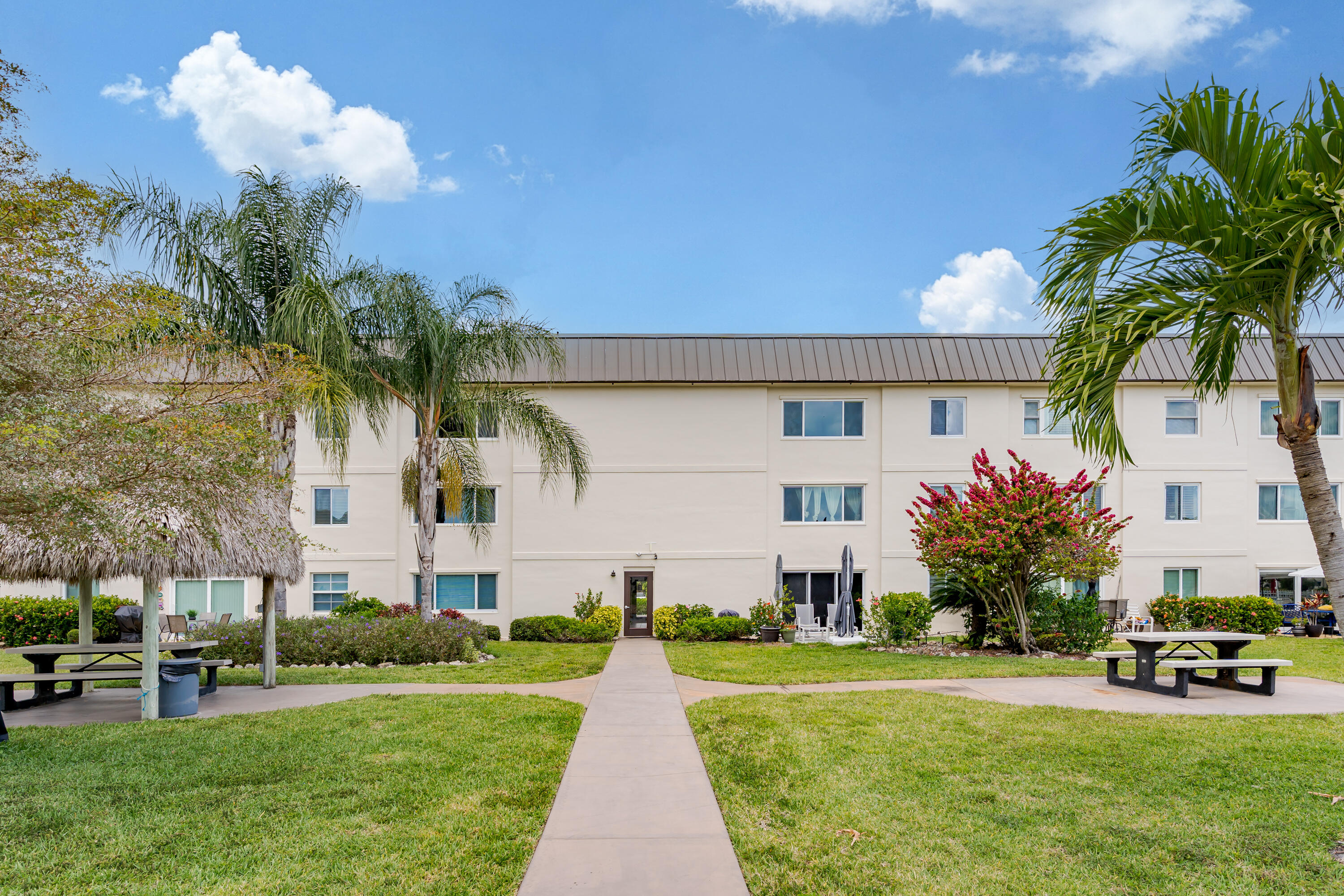 Naples, Florida 34114, United States, 2 Bedrooms Bedrooms, ,2 BathroomsBathrooms,Residential,Active,111124