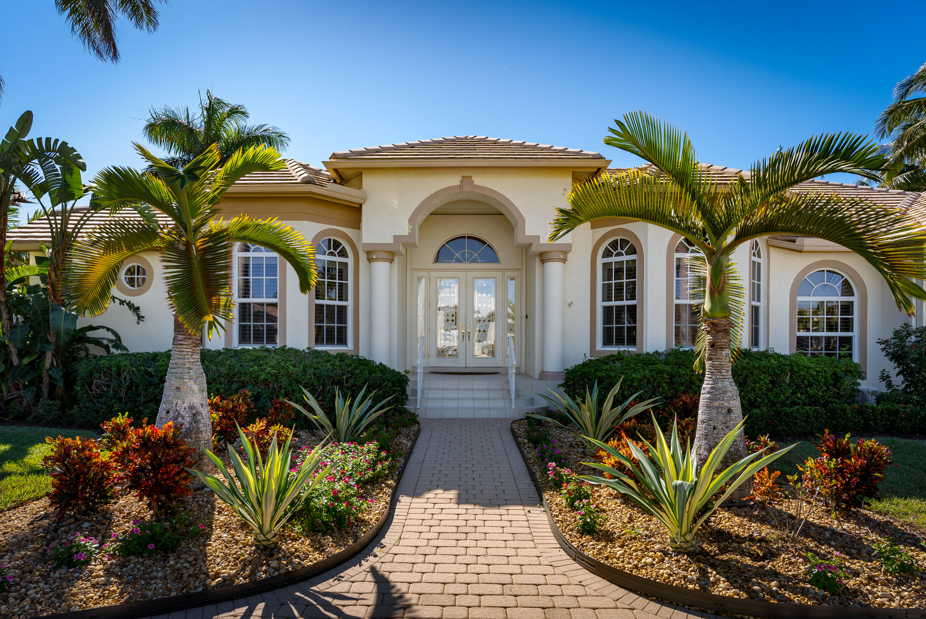Marco Island, Florida 34145, United States, 4 Bedrooms Bedrooms, ,3 BathroomsBathrooms,Residential,Active,28308