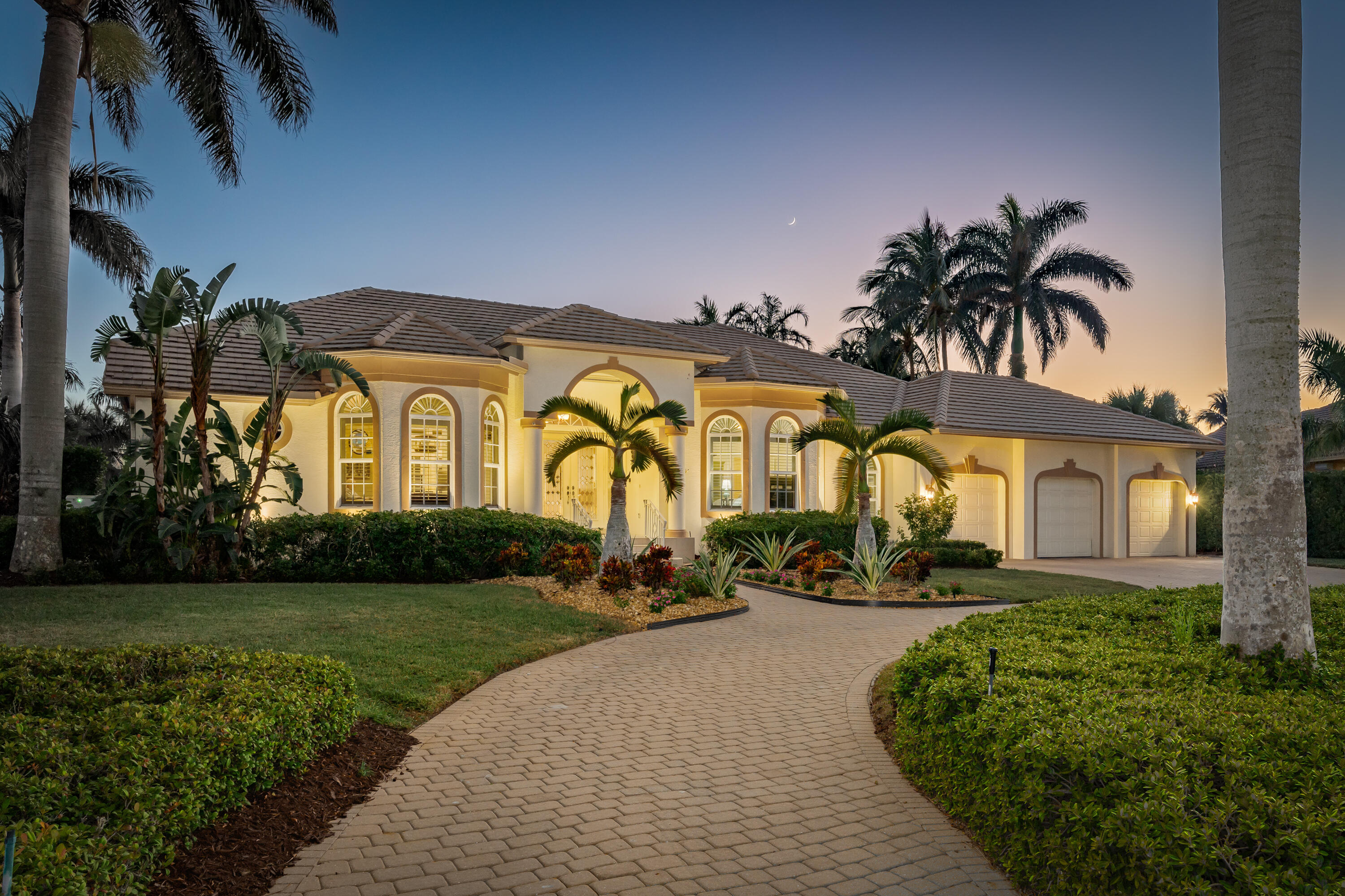 Marco Island, Florida 34145, United States, 4 Bedrooms Bedrooms, ,3 BathroomsBathrooms,Residential,Active,28308