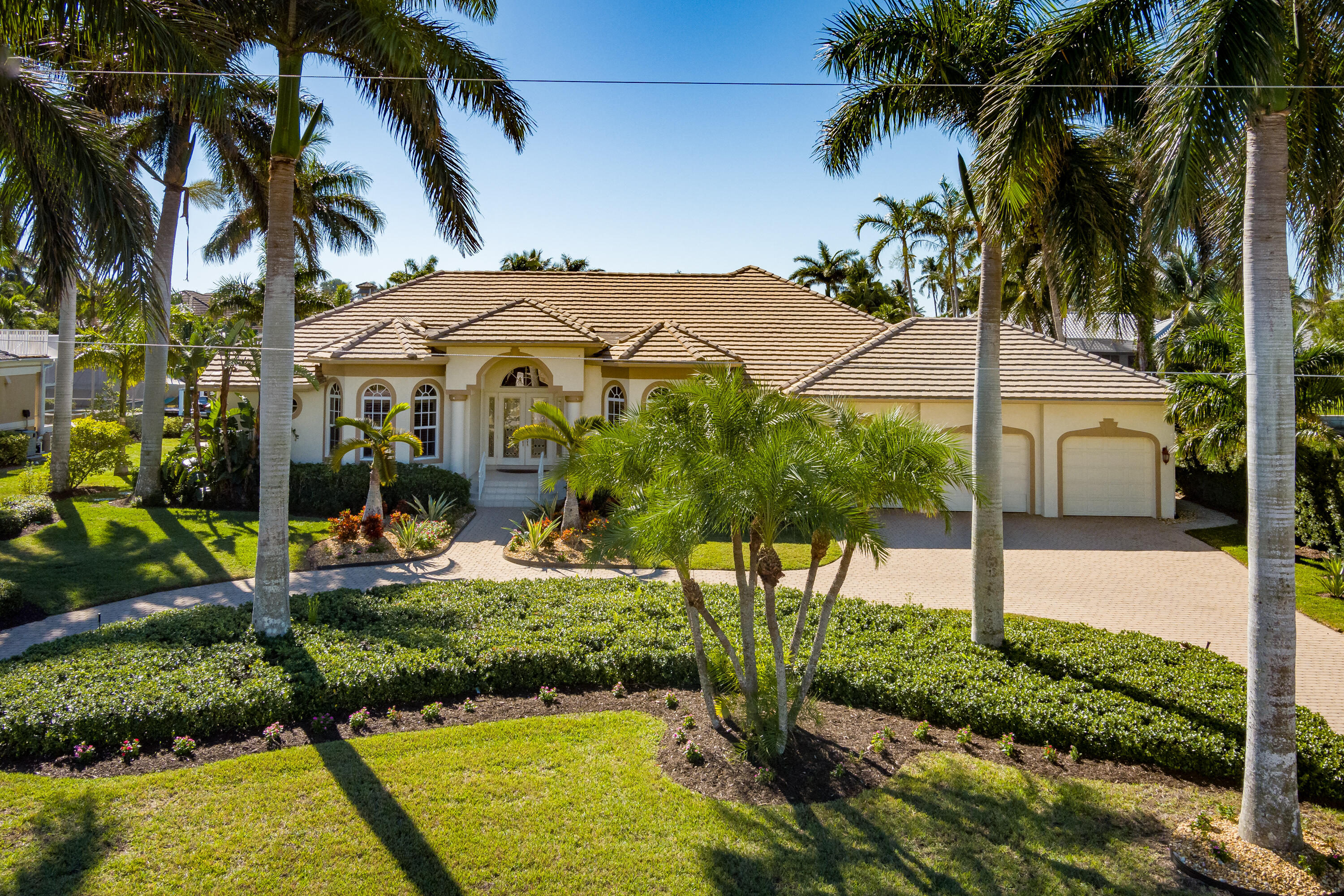 Marco Island, Florida 34145, United States, 4 Bedrooms Bedrooms, ,3 BathroomsBathrooms,Residential,Active,28308