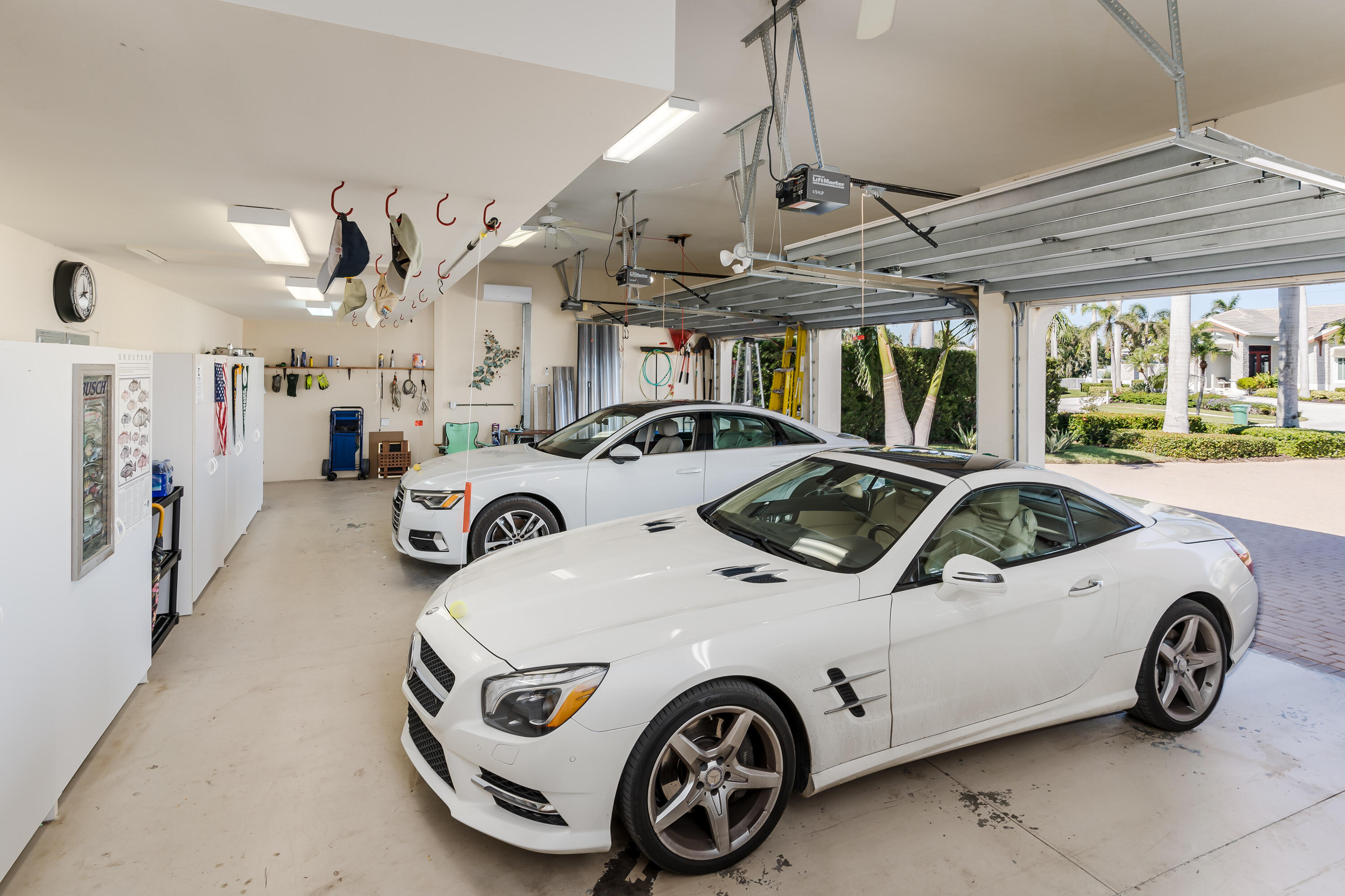 Marco Island, Florida 34145, United States, 4 Bedrooms Bedrooms, ,3 BathroomsBathrooms,Residential,Active,28308