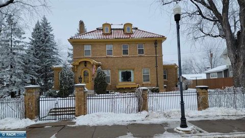 Photo of 1001 Howard Street, HIBBING, MN 55746 (MLS # 149426)