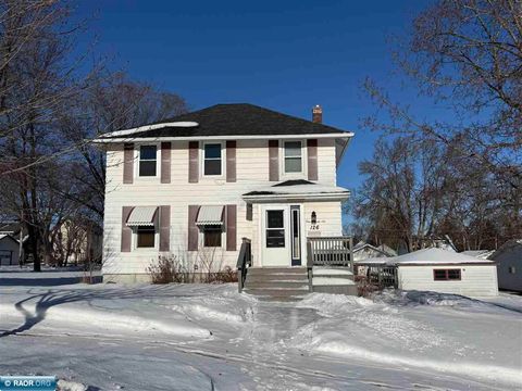 Photo of 126 5th Street, Chisholm, MN 55719 (MLS # 149439)