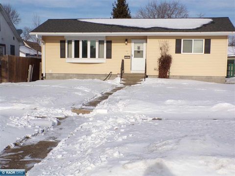 Photo of 506 5th St, Chisholm, MN 55719 (MLS # 149407)