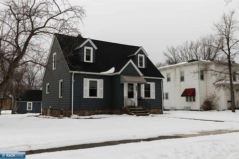 Photo of 1125 Minnesota St, Hibbing, MN 55746 (MLS # 149652)