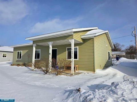 Photo of 1212 15th Ave E Ave, Hibbing, MN 55746 (MLS # 149459)