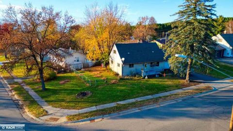 Photo of 507 Hampshire Dr, Hoyt Lakes, MN 55750 (MLS # 149246) Photo of 507 Hampshire Dr, Hoyt Lakes, MN 55750 (MLS # 149246)