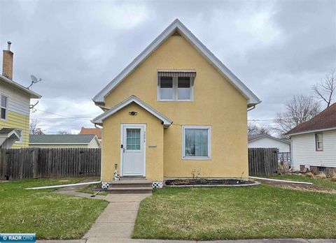 Photo of 3006 4th Ave W, Hibbing, MN 55746 (MLS # 149869)
