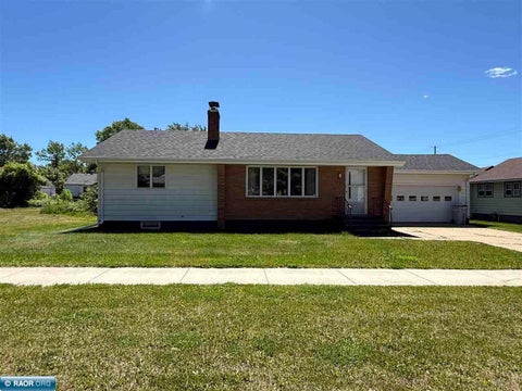 Photo of 607 3rd Street NE, Chisholm, MN 55719 (MLS # 150132)