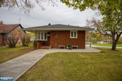 Photo of 630 4th St, Nashwauk, MN 55769 (MLS # 149170)