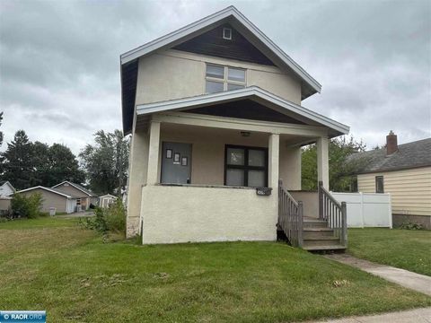 Photo of 309 6th St, Chisholm, MN 55719 (MLS # 148975)