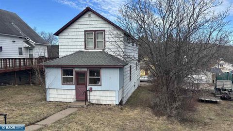 Photo of 925 Grant Ave, Eveleth, MN 55734 (MLS # 149809)