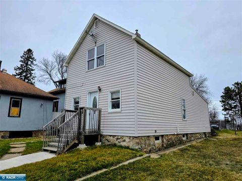 Photo of 326 5th St SW St, Chisholm, MN 55719 (MLS # 149733)