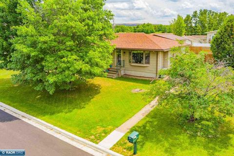 Photo of 1228 20th St S ST, Virginia, MN 55792 (MLS # 150249)