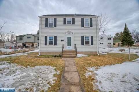 Photo of 2815 1st Ave, Hibbing, MN 55746 (MLS # 149585)