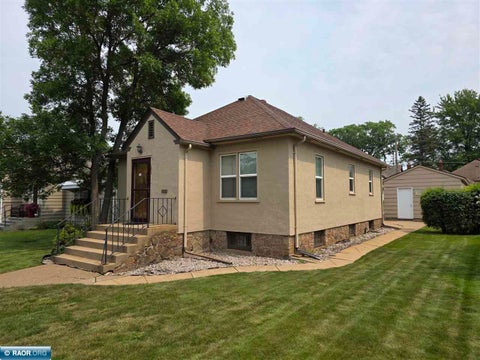Photo of 1924 9th Ave E AVE, Hibbing, MN 55746 (MLS # 150426)