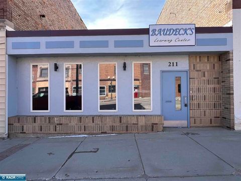 Photo of 211 W Lake Street, Chisholm, MN 55719 (MLS # 147987)