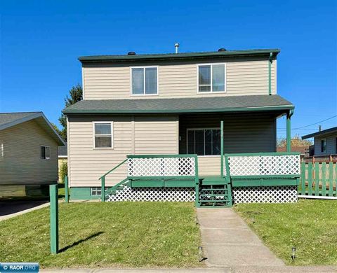 Photo of 504 5th St, Chisholm, MN 55719 (MLS # 149166)