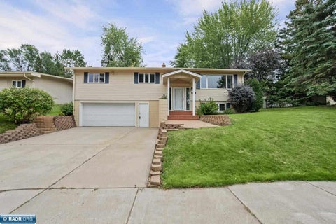 Photo of 407 Mesabi Dr, Hibbing, MN 55746 (MLS # 150709)