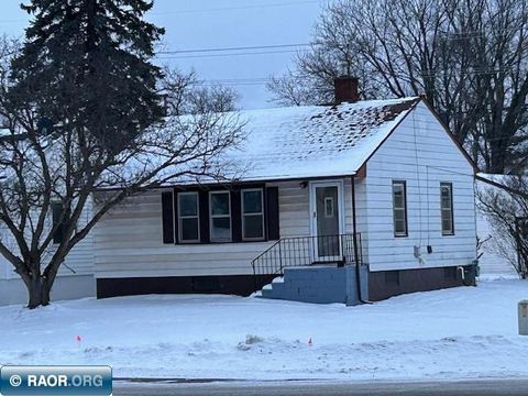Photo of 1501 17th Ave, Hibbing, MN 55746 (MLS # 149379)