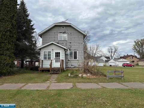 Photo of 214 8th Street SW St, Chisholm, MN 55719 (MLS # 149267)