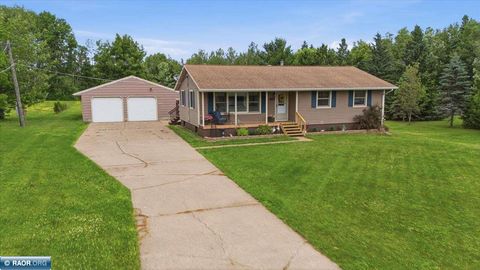 Photo of 215 E 45th St, Hibbing, MN 55746 (MLS # 150268)