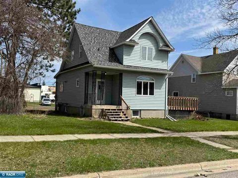 Photo of 116 SW 2nd Street, Chishollm, MN 55719 (MLS # 149853)