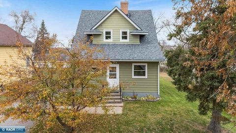 Photo of 514 4th St, Chisholm, MN 55719 (MLS # 149283)