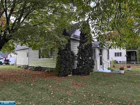 Photo of 101 Fayal Ave, Eveleth, MN 55734 (MLS # 149749)