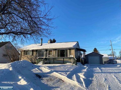 Photo of 217 Fairfax Rd, Hoyt Lakes, MN 55750 (MLS # 149434)