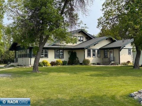 Photo of 1601 4th Ave, International Falls, MN 56649 (MLS # 148440)