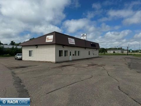 Photo of 1406 E 40th St, Hibbing, MN 55746 (MLS # 150135)