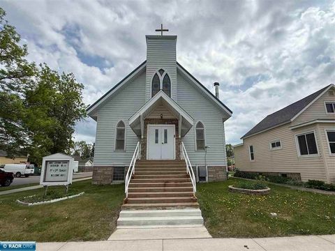 Photo of 320 Pennsylvania Ave, Buhl, MN 55713 (MLS # 150075)