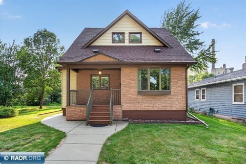 Photo of 1905 E 8th Ave, Hibbing, MN 55746 (MLS # 150428)