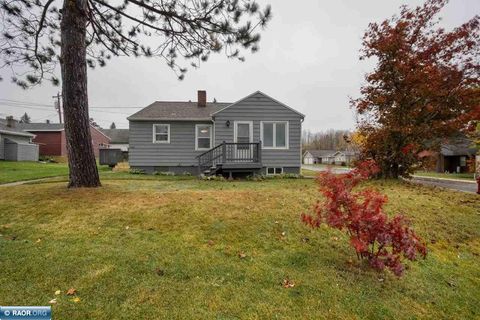 Photo of 1008 Douglass Ave, Eveleth, MN 55734 (MLS # 149801)