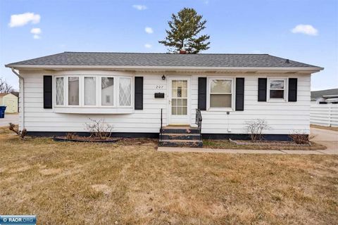 Photo of 207 37th St, Hibbing, MN 55746 (MLS # 149746)