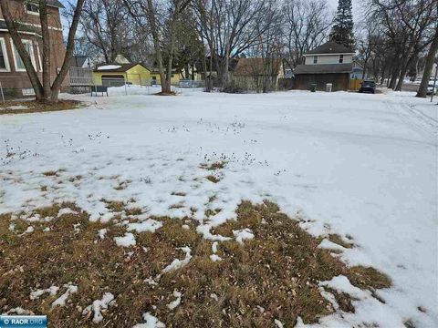 Photo of 2724 2nd Ave, Hibbing, MN 55746 (MLS # 149521)